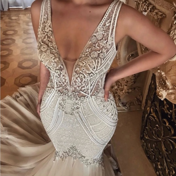 Charlize Badgley Mischka Wedding gown - Picture 4 of 5